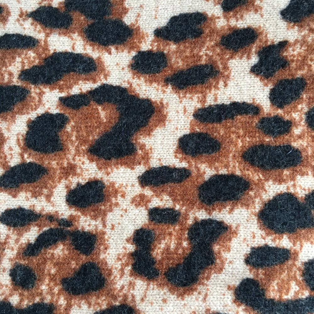 Leopard Cashmere Wrap - Picture 5 of 8